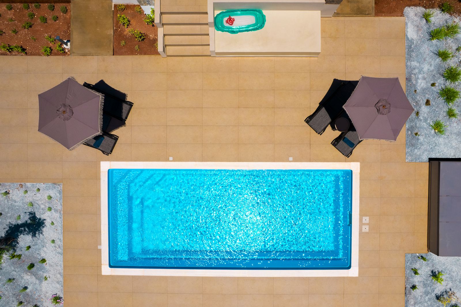 Pool aerial